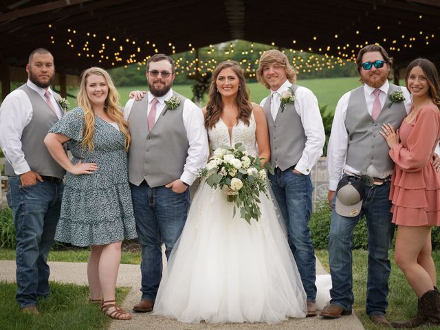 Amanda and Tyler&apos;s Wedding in Lawrenceburg, Kentucky 10