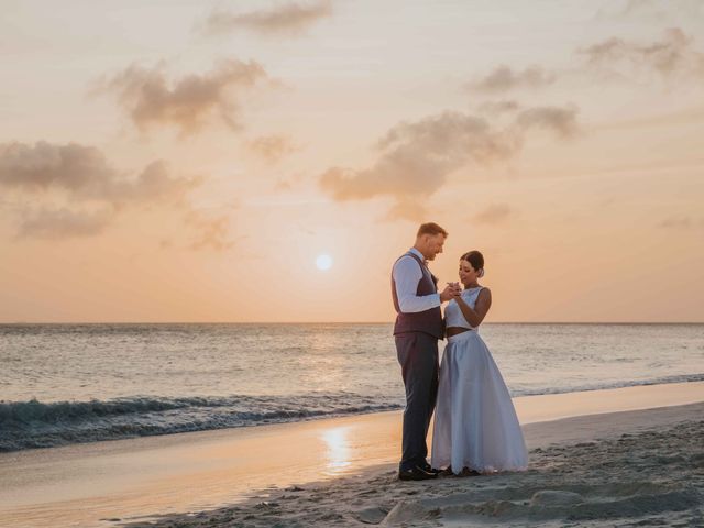 Kevin and Lacey&apos;s Wedding in Oranjestad, Aruba 5