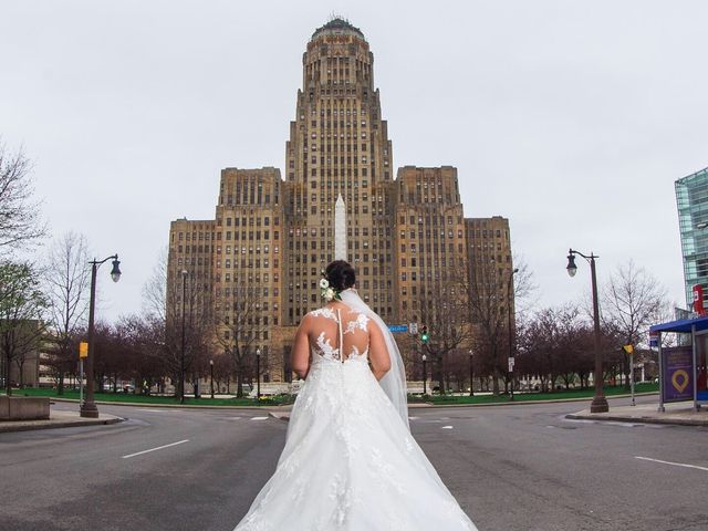 Kevin and Lindsey&apos;s Wedding in Buffalo, New York 3