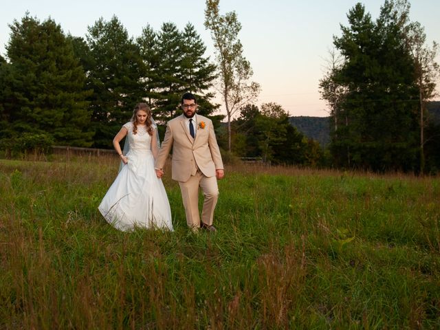 Lyndsey and Sean&apos;s Wedding in Cookeville, Tennessee 3