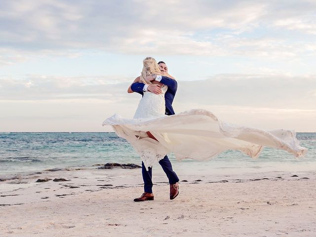 Thomas and Holly&apos;s Wedding in Cancun, Mexico 20