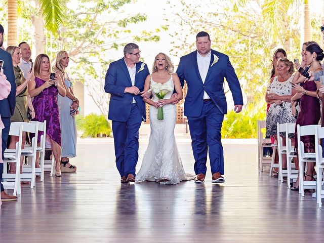 Thomas and Holly&apos;s Wedding in Cancun, Mexico 32