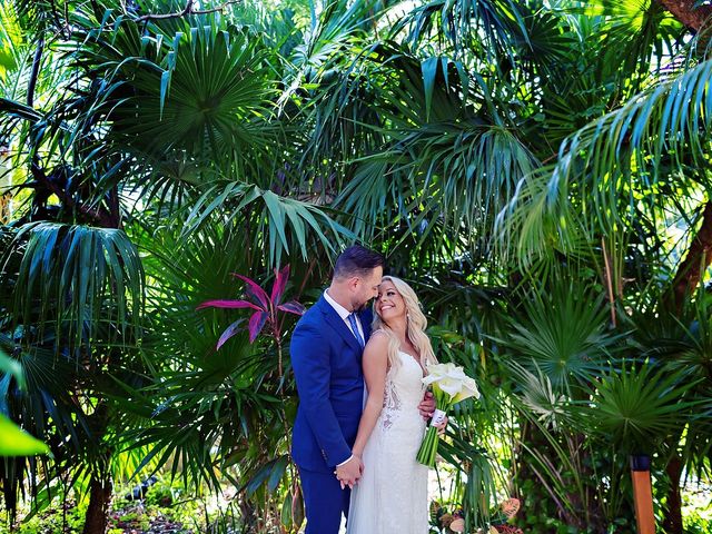 Thomas and Holly&apos;s Wedding in Cancun, Mexico 43