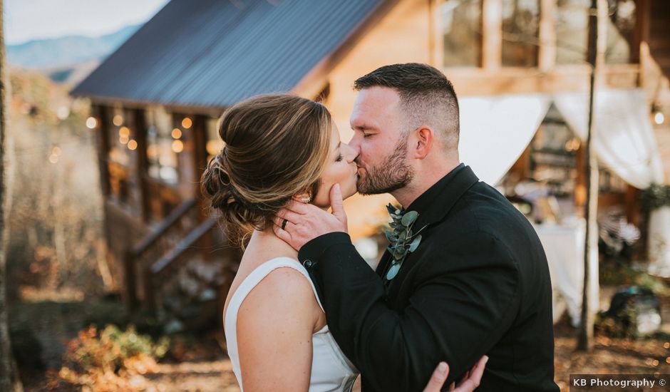 Tyler and Rachel's Wedding in Pigeon Forge, Tennessee