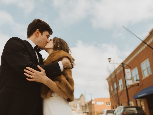 Kayla and Matt&apos;s Wedding in Des Moines, Iowa 10