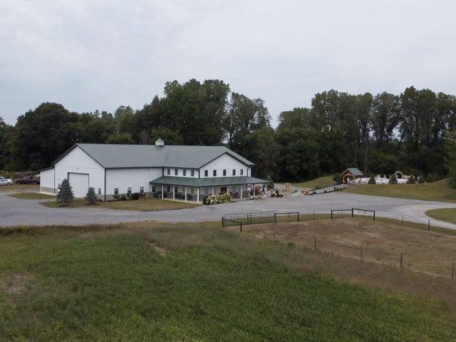 Emma and Blake&apos;s Wedding in Delta, Ohio 3