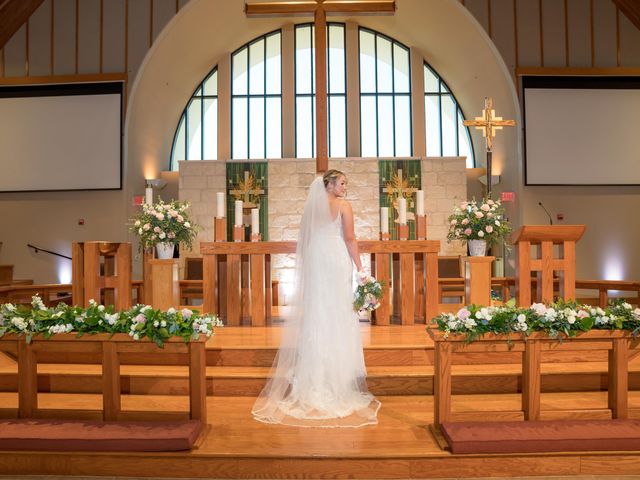 Maggie and Logan&apos;s Wedding in Georgetown, Texas 9