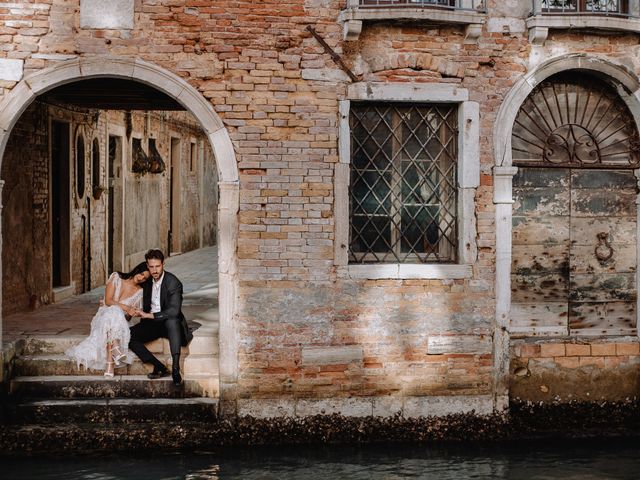 Stathis and Anna&apos;s Wedding in Venice, Italy 32