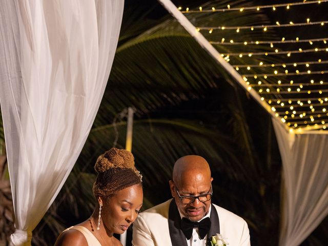 Byron and Ebony&apos;s Wedding in Cancun, Mexico 14