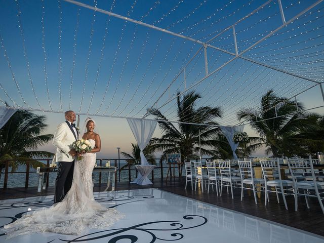 Byron and Ebony&apos;s Wedding in Cancun, Mexico 43