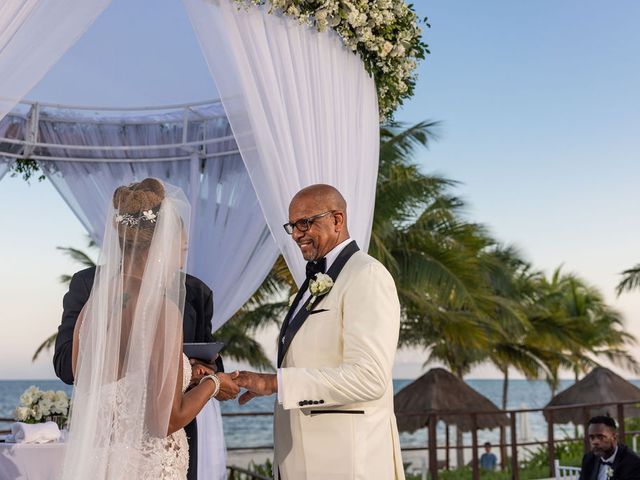 Byron and Ebony&apos;s Wedding in Cancun, Mexico 44