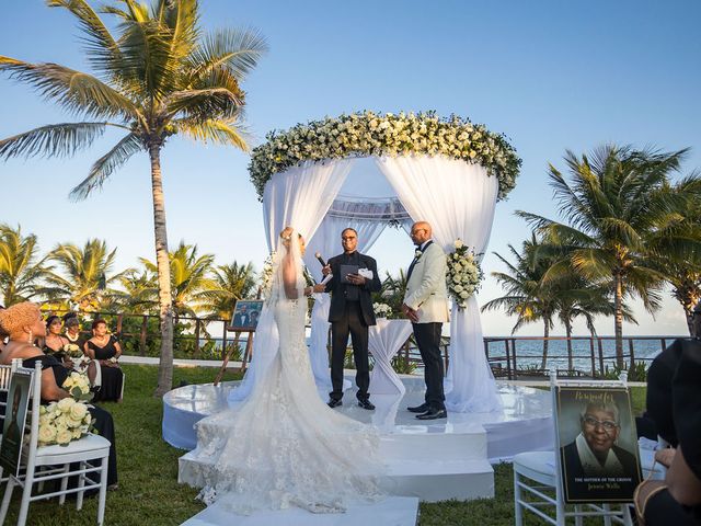 Byron and Ebony&apos;s Wedding in Cancun, Mexico 49