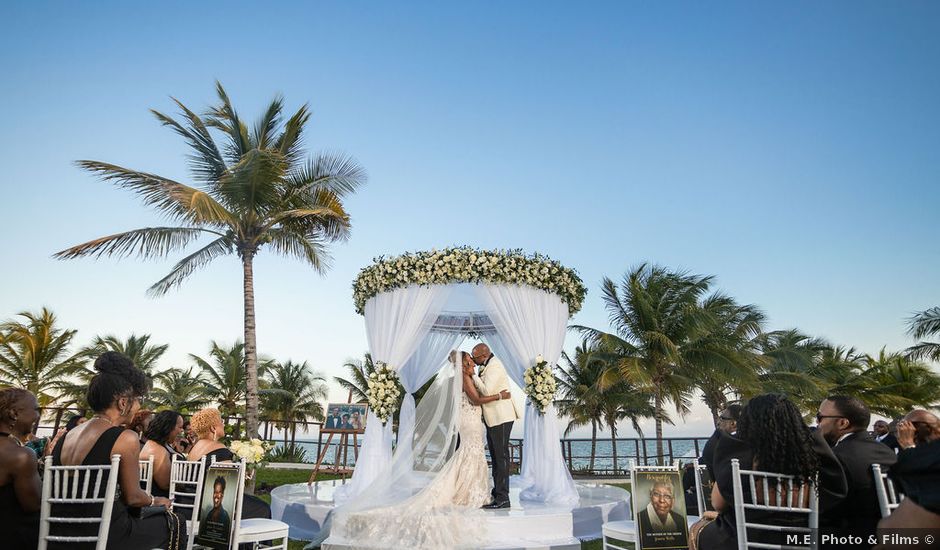 Byron and Ebony's Wedding in Cancun, Mexico