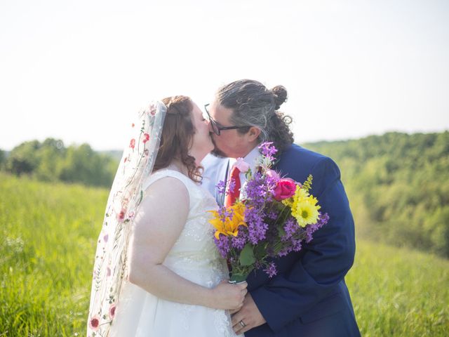 Heaven and Bear&apos;s Wedding in Corinth, Kentucky 15