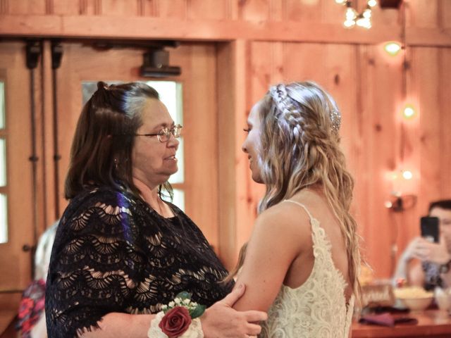 Beth and Beau&apos;s Wedding in Osage Beach, Missouri 8