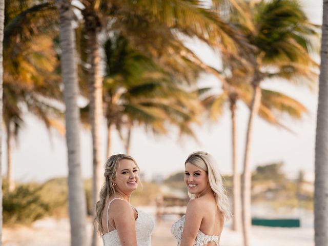 Mikayla and Brooke&apos;s Wedding in Cancun, Mexico 70