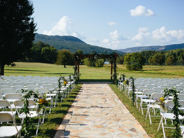 Lauren and John&apos;s Wedding in Chattanooga, Tennessee 10