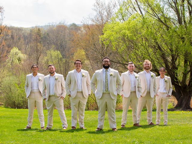 Davon and Kayci&apos;s Wedding in Harrisburg, Pennsylvania 10