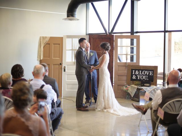 Kendra and Greg&apos;s Wedding in Le Mars, Iowa 12