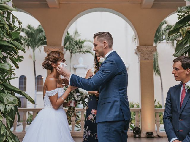 Daniel and Leina&apos;s Wedding in Honolulu, Hawaii 21