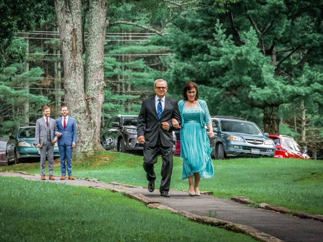 Nicole and Derek&apos;s Wedding in Roan Mountain, Tennessee 6