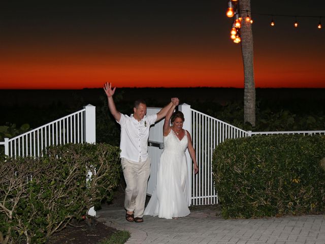 Scott and Kelli&apos;s Wedding in Fort Myers Beach, Florida 7