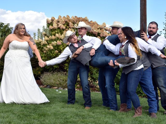 Chris and Chelsey&apos;s Wedding in Yakima, Washington 9