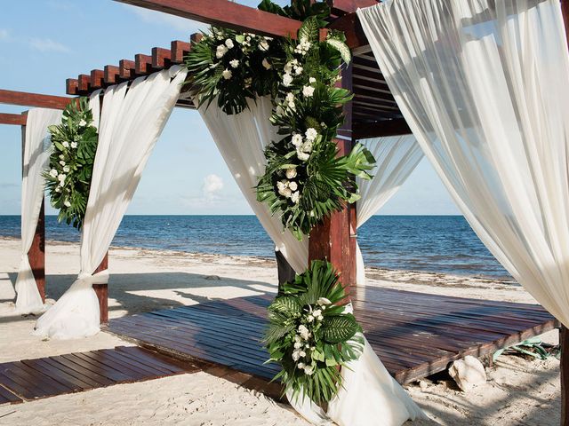 Antoine and Trilliah&apos;s Wedding in Cancun, Mexico 48