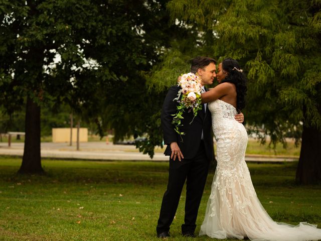 Lynn and Andrew&apos;s Wedding in Saint Louis, Missouri 10