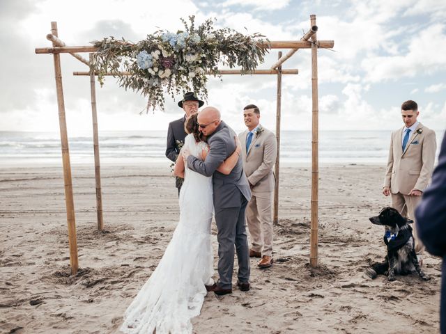 Anthony and Elyse&apos;s Wedding in Oceanside, California 17