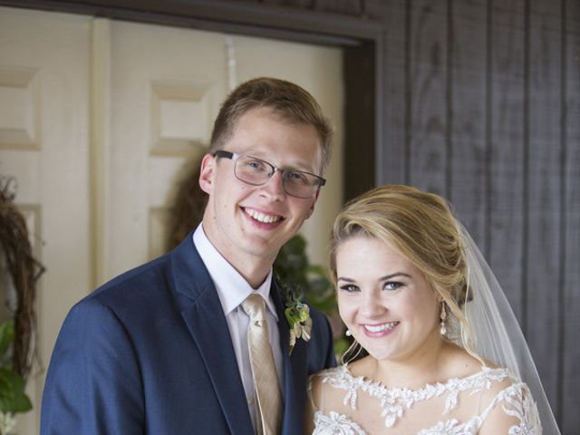 Hannah and Britton&apos;s Wedding in Columbiana, Alabama 29