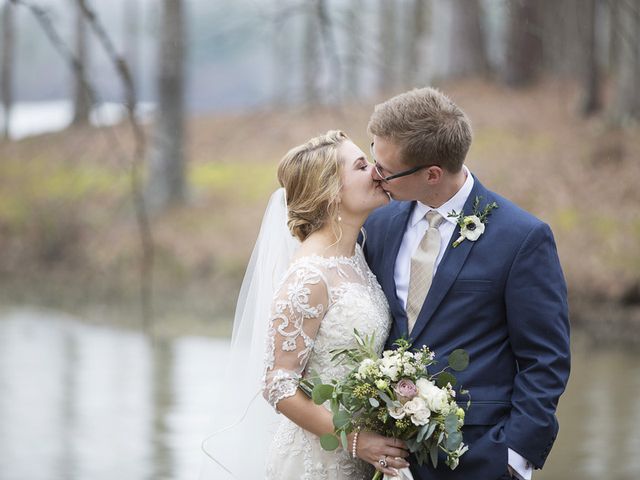 Hannah and Britton&apos;s Wedding in Columbiana, Alabama 19