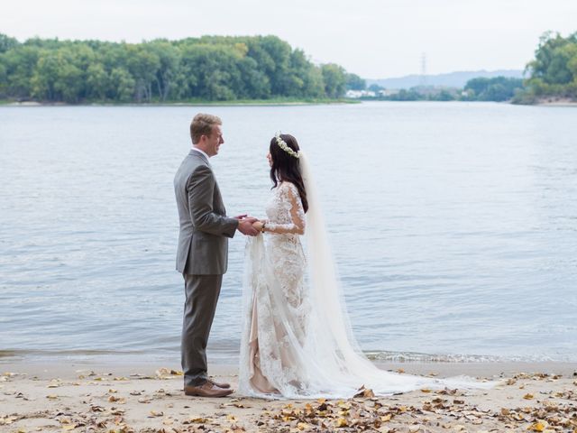 Marissa and Michael&apos;s Wedding in La Crosse, Wisconsin 8