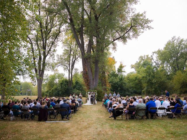 Marissa and Michael&apos;s Wedding in La Crosse, Wisconsin 15