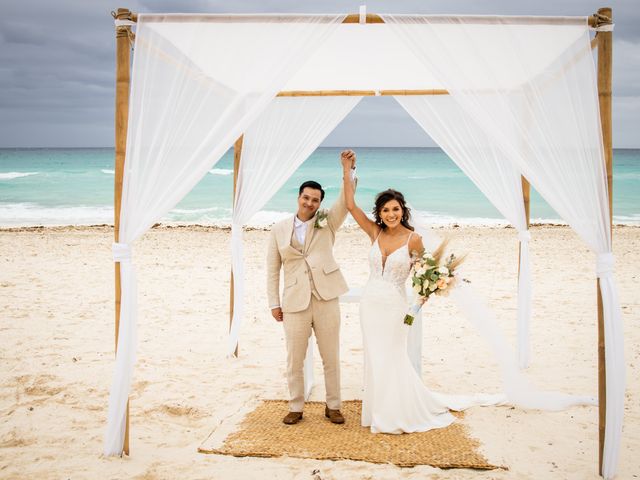 Paul and Xiomara&apos;s Wedding in Cancun, Mexico 25