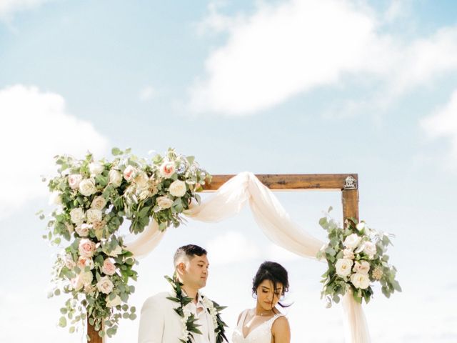 Teresa Robles and Aarik Robles&apos;s Wedding in Haleiwa, Hawaii 9