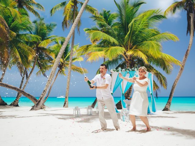 Laszlo Deak and Gabriella Szombati&apos;s Wedding in Punta Cana, Dominican Republic 14