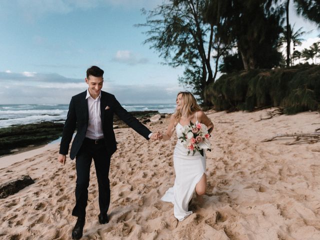 Elliott and Becca&apos;s Wedding in Haleiwa, Hawaii 11