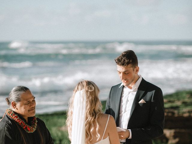 Elliott and Becca&apos;s Wedding in Haleiwa, Hawaii 32