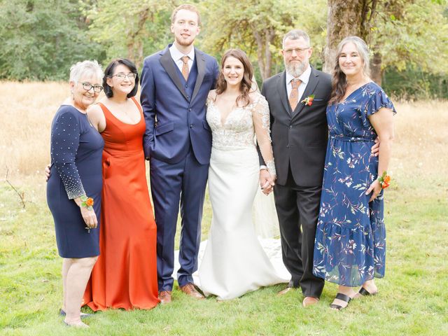Blake and Kayleigh&apos;s Wedding in Ariel, Washington 27