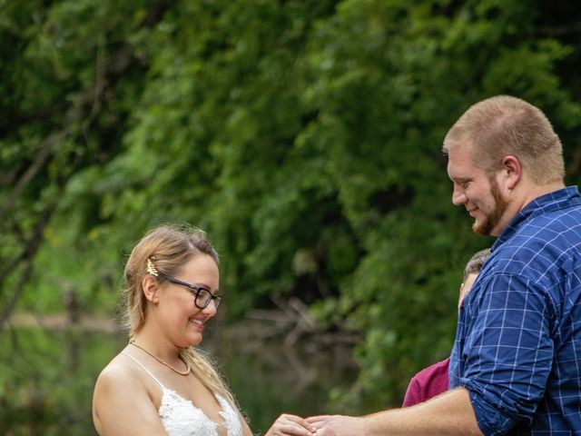 Megan and Ben&apos;s Wedding in Bainbridge, Indiana 10