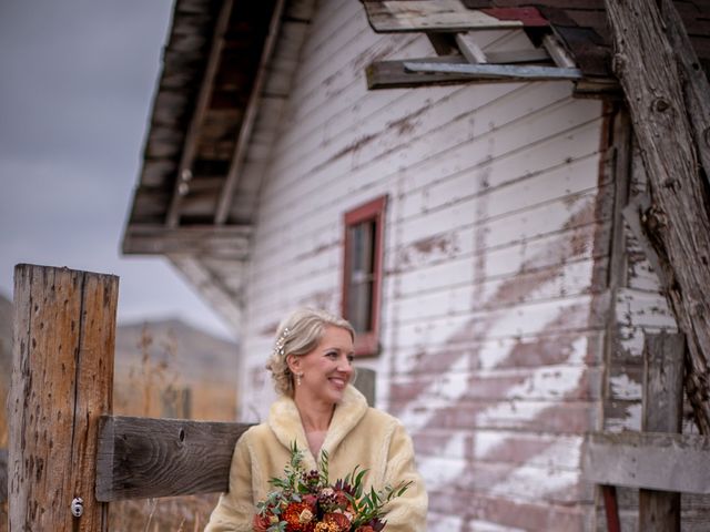 Anna Busta and Clay Schaeffer&apos;s Wedding in Medora, North Dakota 6