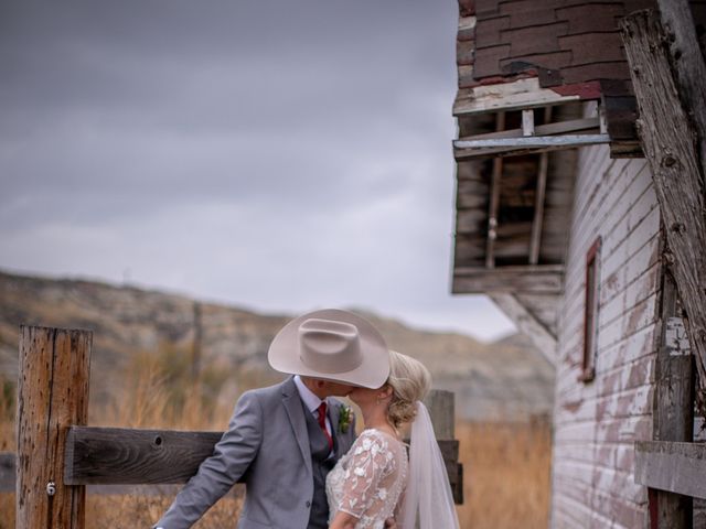 Anna Busta and Clay Schaeffer&apos;s Wedding in Medora, North Dakota 7