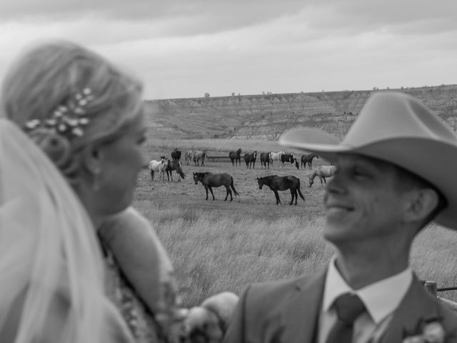 Anna Busta and Clay Schaeffer&apos;s Wedding in Medora, North Dakota 11