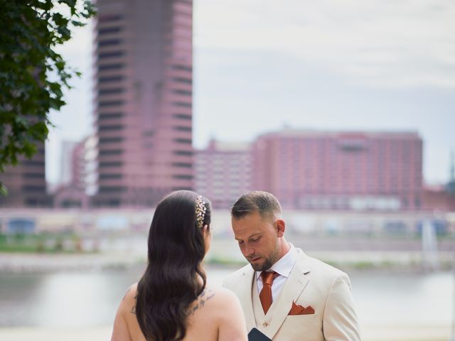 Megan and Larry's Wedding in Newport, Kentucky 15