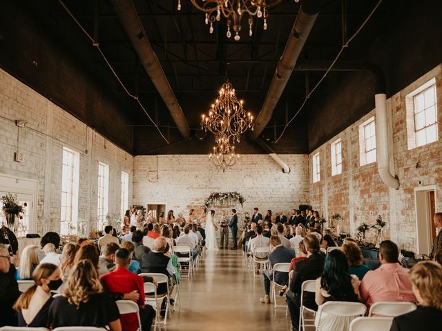 Mark and Madison&apos;s Wedding in Lubbock, Texas 13