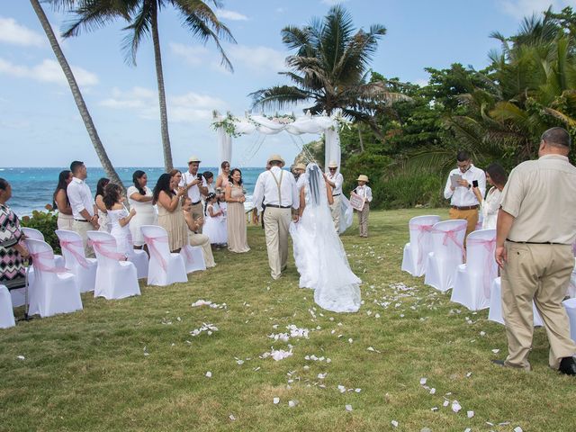 Nelson and Zuleida&apos;s Wedding in Mayaguez, Puerto Rico 24