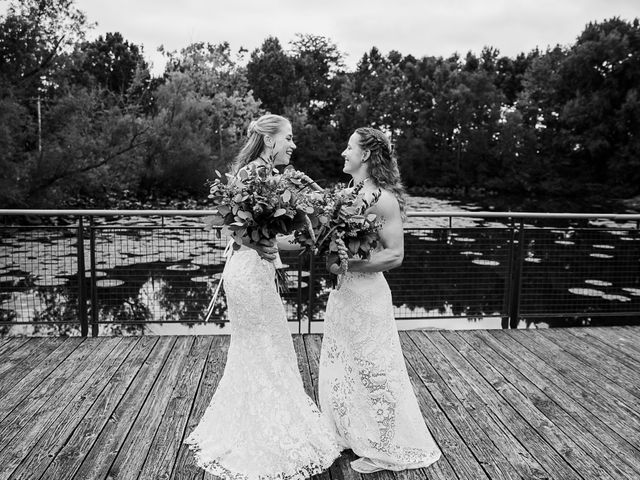 Michelle and Lauren&apos;s Wedding in Memphis, Tennessee 28