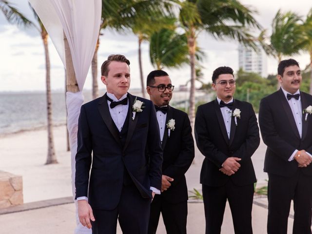 Lalainia and Justin&apos;s Wedding in Cancun, Mexico 25