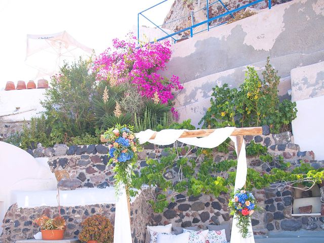 Will and Alexandra&apos;s Wedding in Santorini, Greece 45